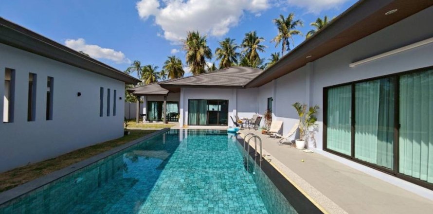 Chalet de 3 dormitorios en Pattaya, Tailandia № 146717