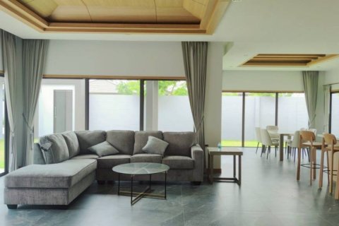 Chalet de 3 dormitorios en Pattaya, Tailandia № 146717 - foto 5