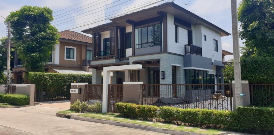 Casa de 3 dormitorios en Bang Khen, Bangkok, Tailandia № 149088