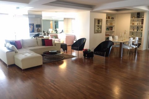 Condominio de 3 dormitorios en Khlong Toei, Bangkok, Tailandia № 47536 - foto 2