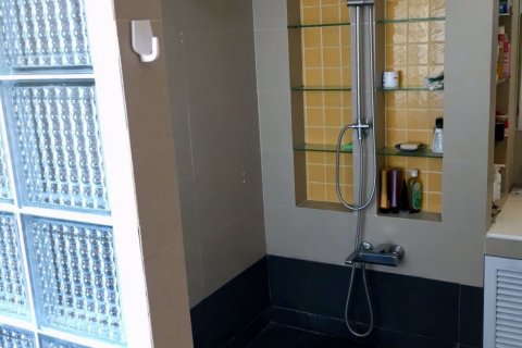 Condominio de 3 dormitorios en Khlong Toei, Bangkok, Tailandia № 47536 - foto 7