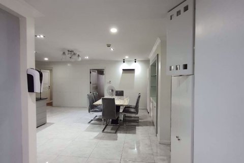 Condominio de 3 dormitorios en Watthana, Bangkok, Tailandia № 47533 - foto 3