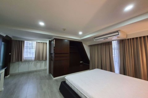 Condominio de 3 dormitorios en Watthana, Bangkok, Tailandia № 47533 - foto 10