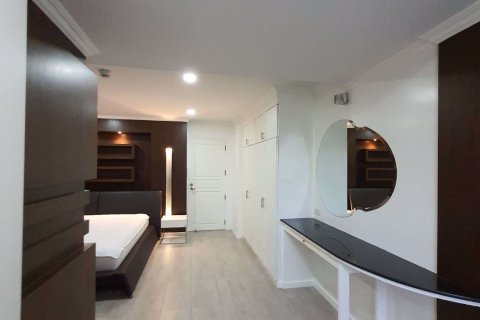 Condominio de 3 dormitorios en Watthana, Bangkok, Tailandia № 47533 - foto 13