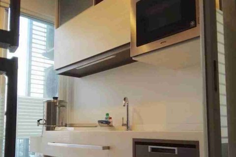 Condominio de 1 dormitorio en Thonburi, Bangkok, Tailandia № 183652 - foto 4