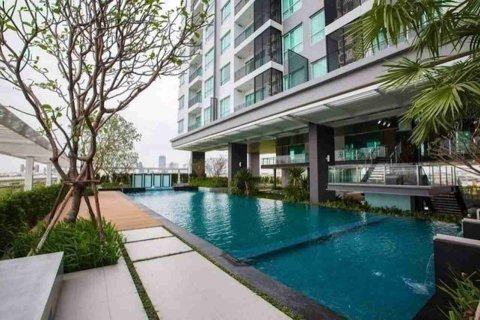 Condominio de 1 dormitorio en Thonburi, Bangkok, Tailandia № 183652 - foto 2