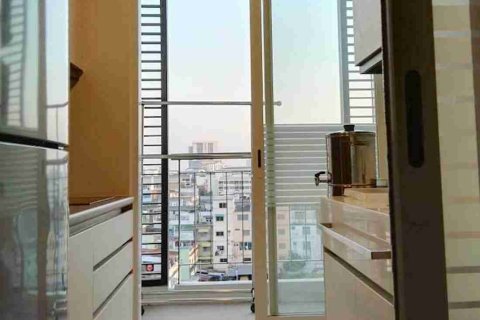 Condominio de 1 dormitorio en Thonburi, Bangkok, Tailandia № 183652 - foto 6