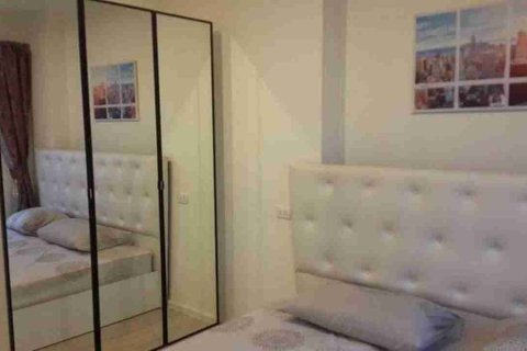 Condominio de 1 dormitorio en Thonburi, Bangkok, Tailandia № 183501 - foto 7