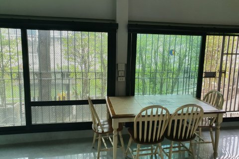Adosado de 6 dormitorios en Prawet, Bangkok, Tailandia № 170469 - foto 15