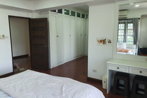Adosado de 6 dormitorios en Prawet, Bangkok, Tailandia № 170469 - foto 29