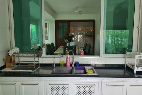 Adosado de 6 dormitorios en Prawet, Bangkok, Tailandia № 170469 - foto 17