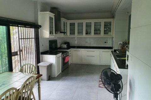 Adosado de 6 dormitorios en Prawet, Bangkok, Tailandia № 170469 - foto 16