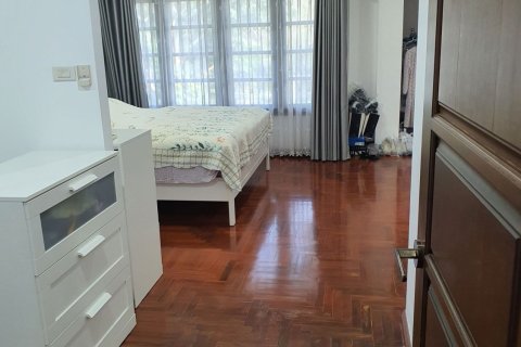 Adosado de 6 dormitorios en Prawet, Bangkok, Tailandia № 170469 - foto 22