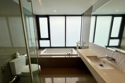 Condo in Khlong Toei, Bangkok, Thailand, 2 bedrooms № 160515 - photo 8