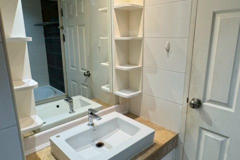 Condo à Bangkok, Thaïlande, 2 chambres № 142931 - photo 13