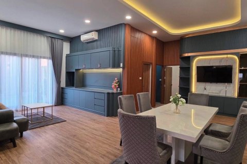 Chalet de 3 dormitorios en Pattaya, Tailandia № 160202 - foto 5