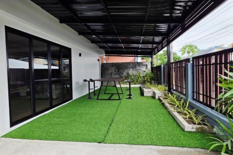 Chalet de 3 dormitorios en Pattaya, Tailandia № 160202 - foto 3