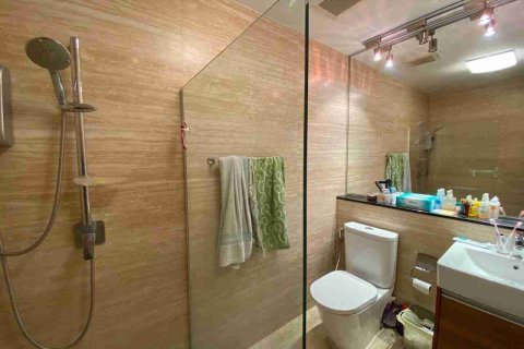 Condominio de 1 dormitorio en Bangkok, Tailandia № 208781 - foto 5