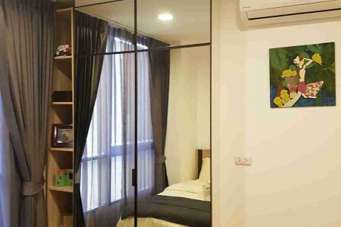 Condominio de 1 dormitorio en Thonburi, Bangkok, Tailandia № 208775 - foto 8