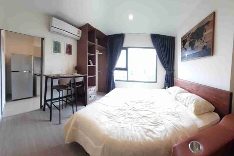 Condominio de 1 dormitorio en Thonburi, Bangkok, Tailandia № 208776 - foto 5