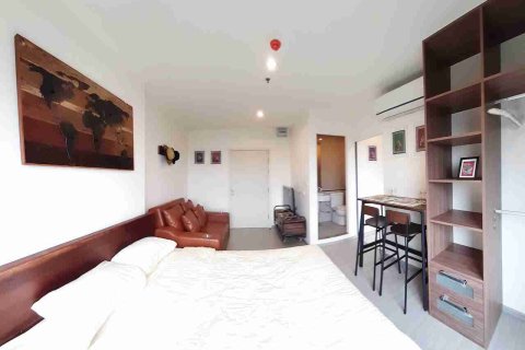 Condominio de 1 dormitorio en Thonburi, Bangkok, Tailandia № 208776 - foto 6