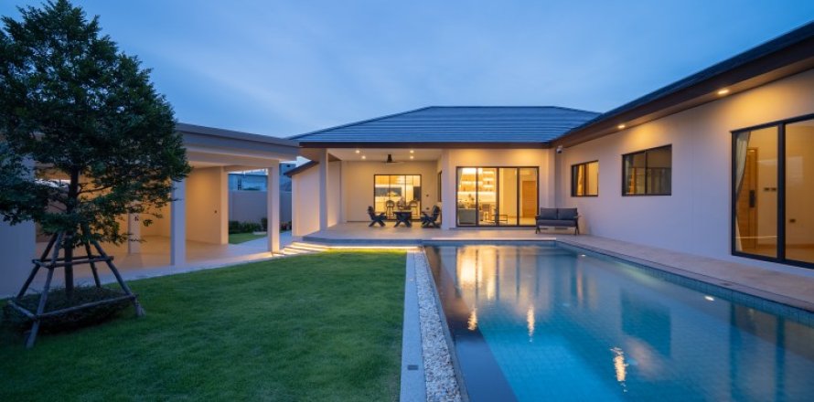 Casa de 5 dormitorios en Pattaya, Tailandia № 134424