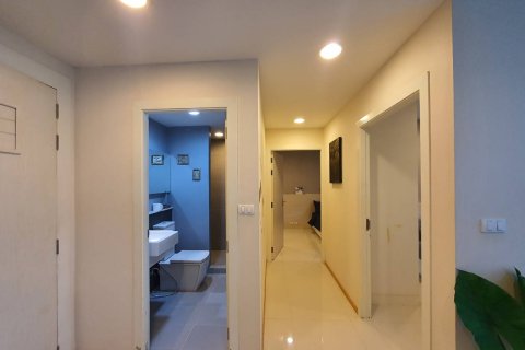 Condominio de 2 dormitorios en Jomtien Beach, Pattaya, Tailandia № 204526 - foto 12