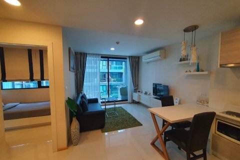 Condominio de 2 dormitorios en Jomtien Beach, Pattaya, Tailandia № 204526