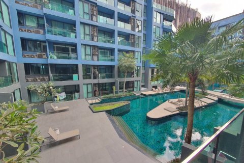 Condominio de 2 dormitorios en Jomtien Beach, Pattaya, Tailandia № 204526 - foto 17