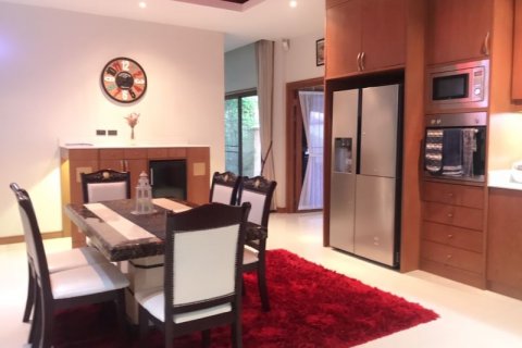 Casa de 4 dormitorios en Bang Lamung, Tailandia № 54458 - foto 7