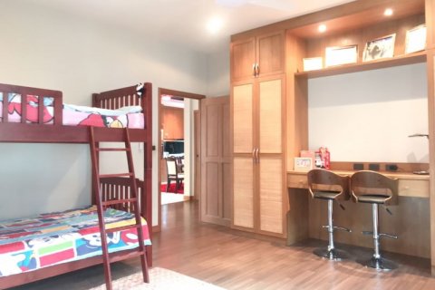 Casa de 4 dormitorios en Bang Lamung, Tailandia № 54458 - foto 13