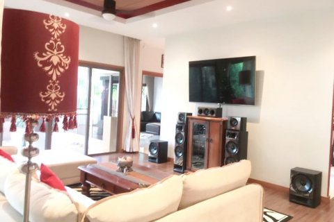 Casa de 4 dormitorios en Bang Lamung, Tailandia № 54458 - foto 3