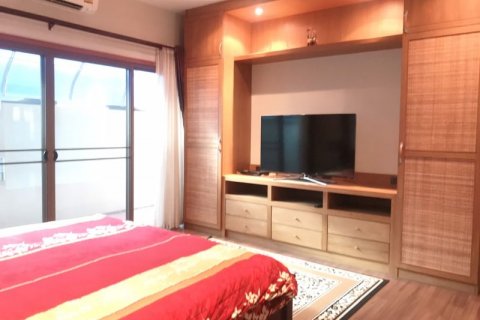 Casa de 4 dormitorios en Bang Lamung, Tailandia № 54458 - foto 11