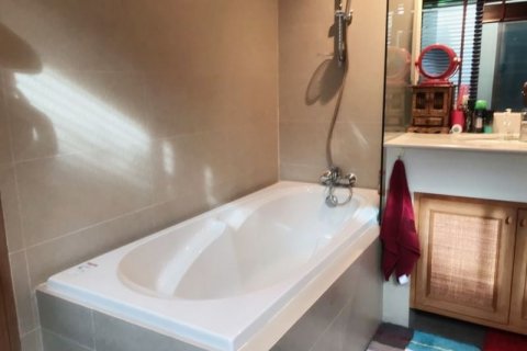 Casa de 4 dormitorios en Bang Lamung, Tailandia № 54458 - foto 17