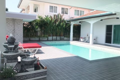 Casa de 3 dormitorios en Pattaya, Tailandia № 54459 - foto 3