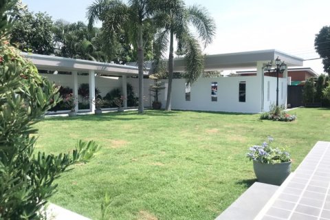 Casa de 3 dormitorios en Pattaya, Tailandia № 54459 - foto 4
