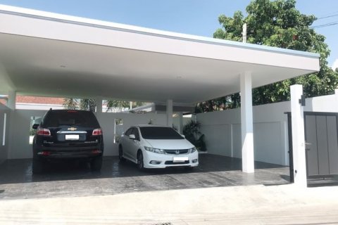 Casa de 3 dormitorios en Pattaya, Tailandia № 54459 - foto 11