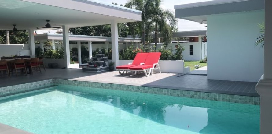 Casa de 3 dormitorios en Pattaya, Tailandia № 54459