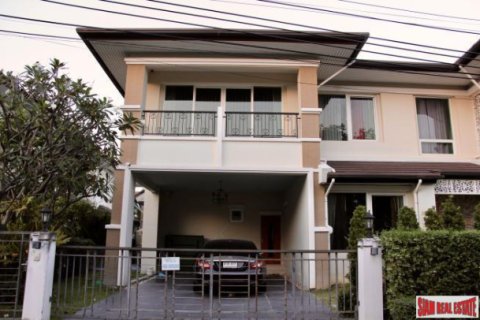 Casa de 4 dormitorios en Bangkok, Tailandia № 203018