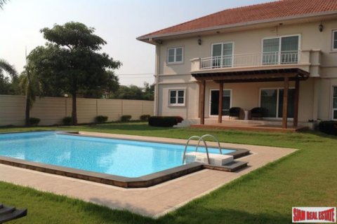 Villa in Samut Prakan, Thailand 4 Schlafzimmer № 203023
