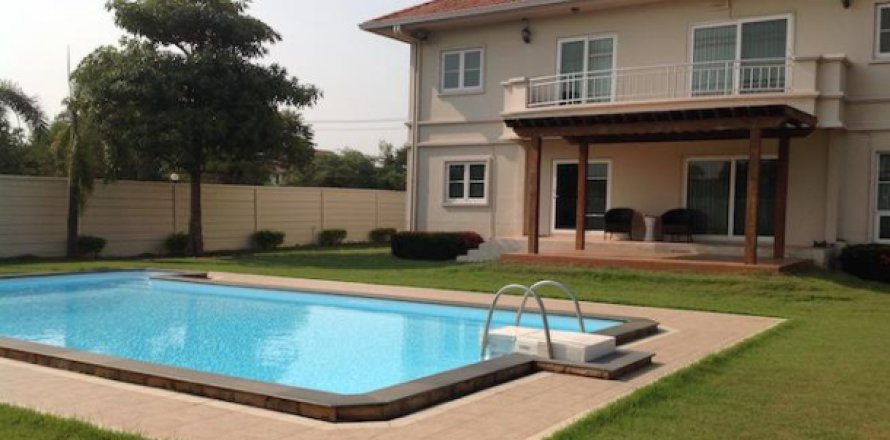 Chalet de 4 dormitorios en Samut Prakan, Tailandia № 203023