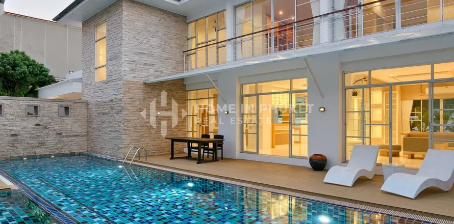 Casa de 5 dormitorios en Chalong, Tailandia № 209634