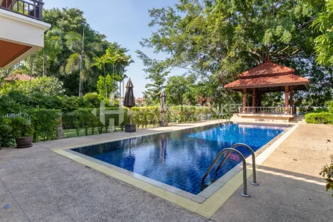 Casa de 5 dormitorios en Phuket, Tailandia № 209636