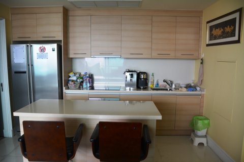 Condominio de 3 dormitorios en Bangkok, Tailandia № 66887 - foto 9