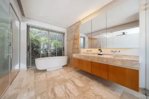 Chalet de 4 dormitorios en Phuket, Tailandia № 159014 - foto 16