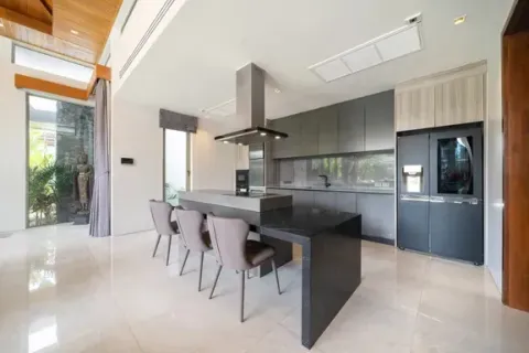 Chalet de 4 dormitorios en Phuket, Tailandia № 159014 - foto 24