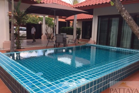 Casa de 3 dormitorios en Pattaya, Tailandia № 54562 - foto 2