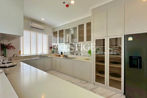 Condominio de 5 dormitorios en Pattaya, Tailandia № 197635 - foto 8