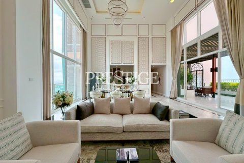 Condominio de 5 dormitorios en Pattaya, Tailandia № 197635 - foto 3