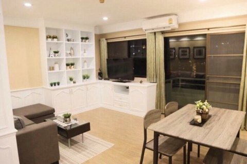Condominio de 2 dormitorios en Khlong Toei, Bangkok, Tailandia № 136530 - foto 6